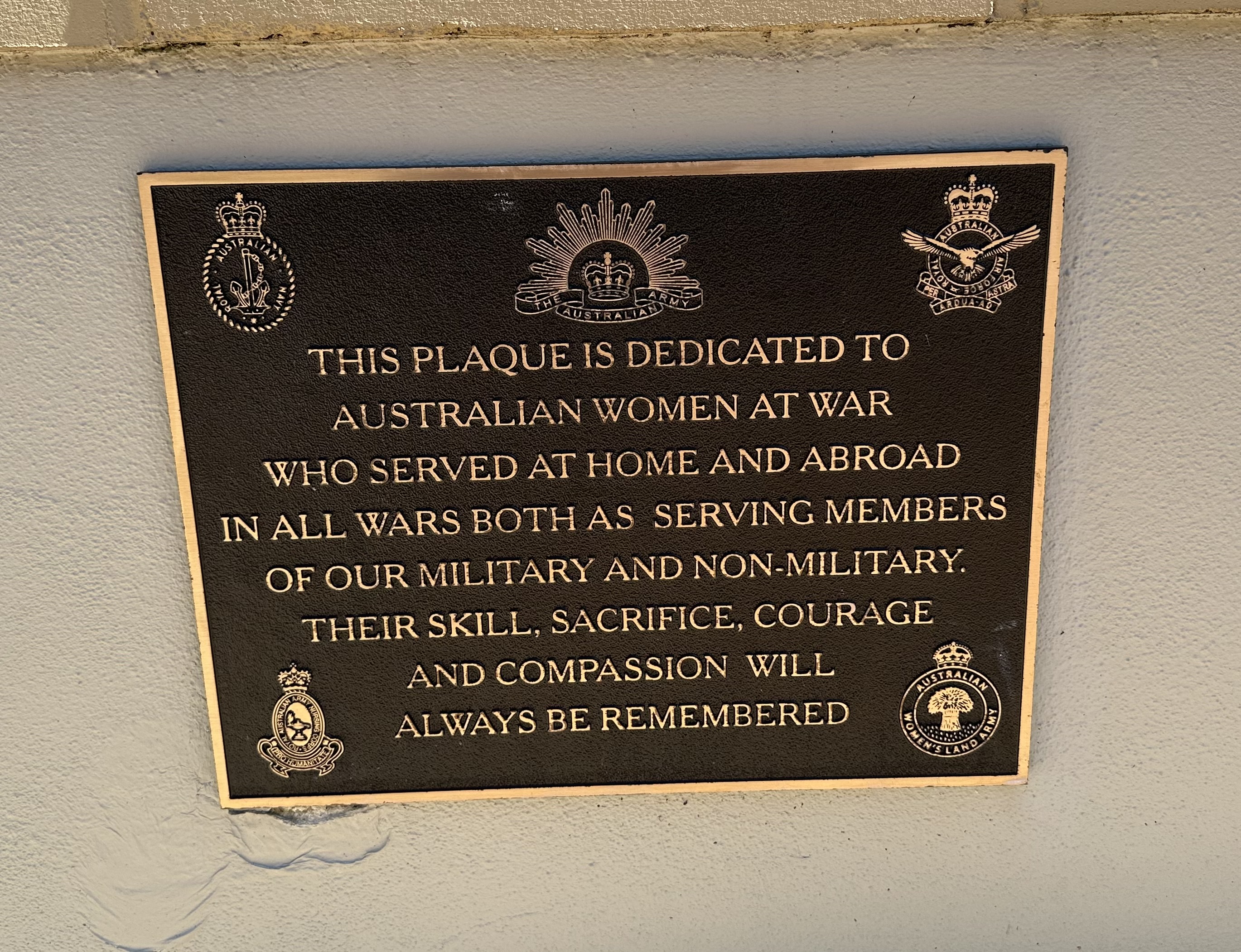 Women's service memorial plaque